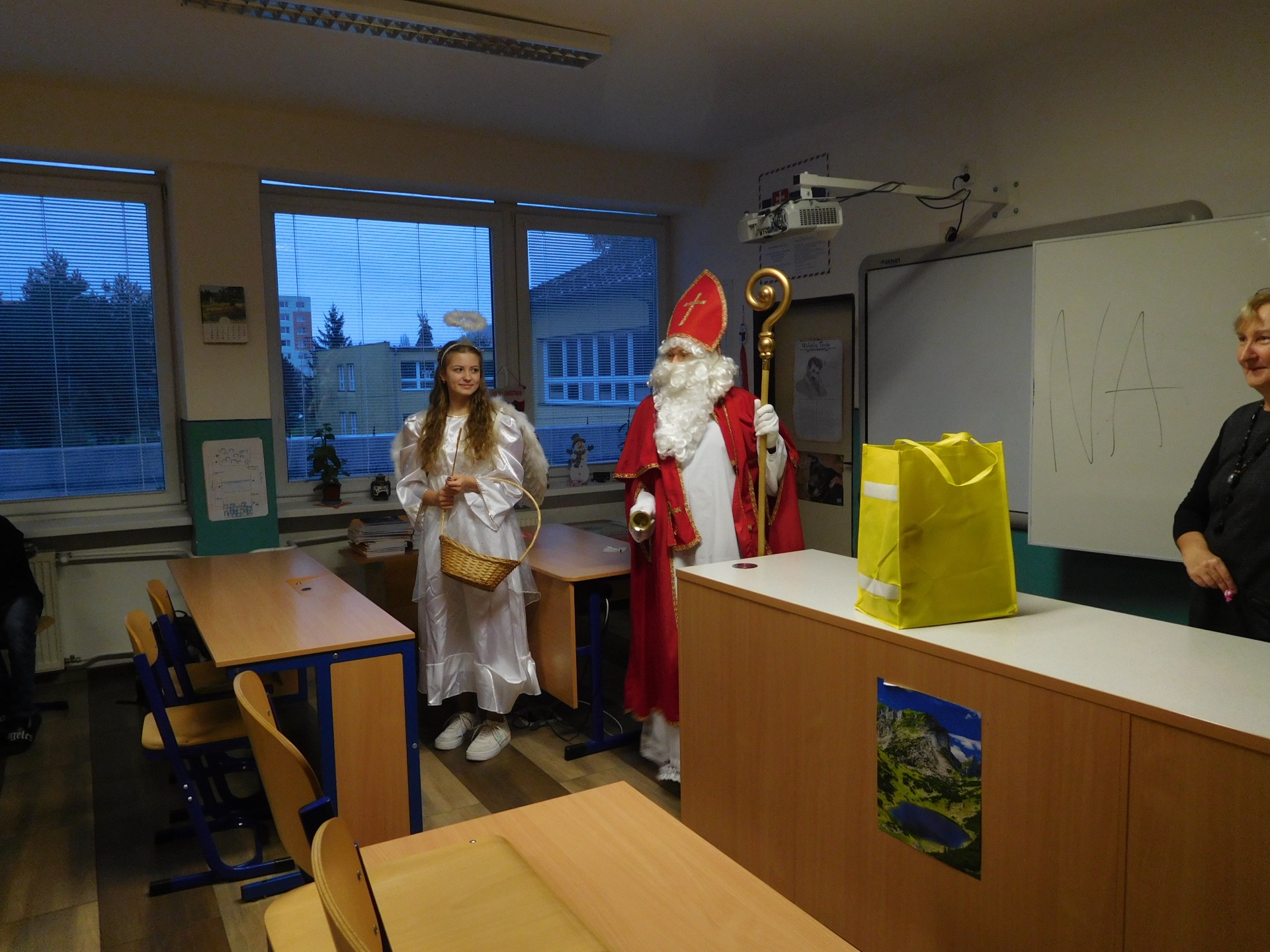 Svätý Mikuláš v našej škole - Obrázok 1