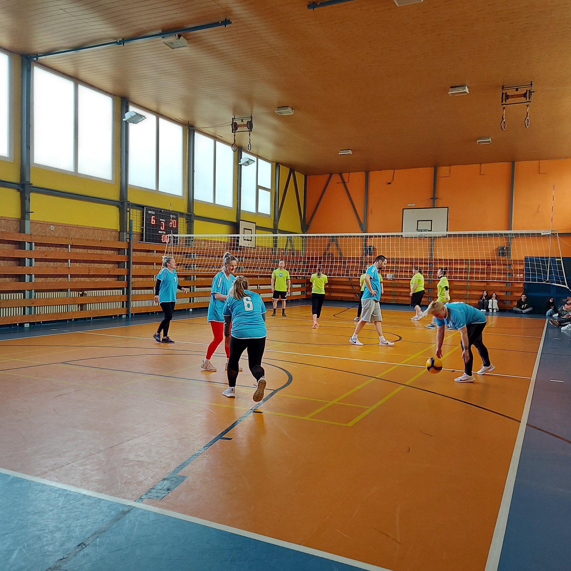 Volejbalový turnaj učiteľov o pohár primátora mesta Revúca - Obrázok 3