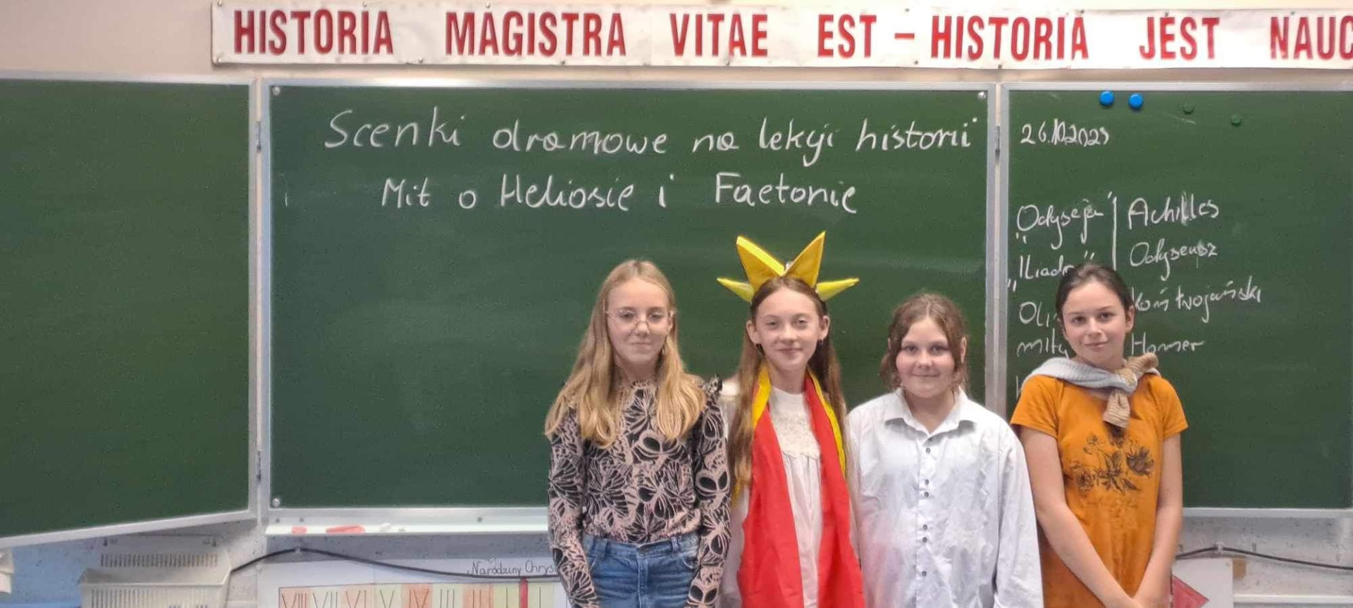 Scenki dramowe na lekcji historii w szkole podstawowej w Torzymiu - Obrazek 1