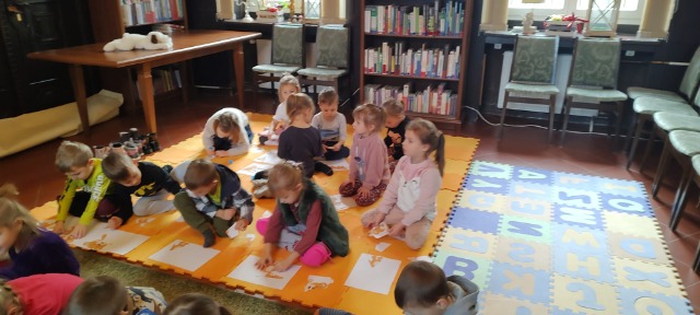 Zajęcia biblioteczne przedszkolaków w Gminnej Bibliotece Publicznej w Wielowsi - Obrazek 3