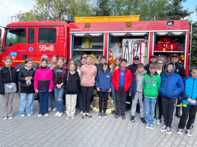Próbna ewakuacja i wizyta strażaków z JOT OSP Krasocin w naszej szkole.  - Obrazek 7