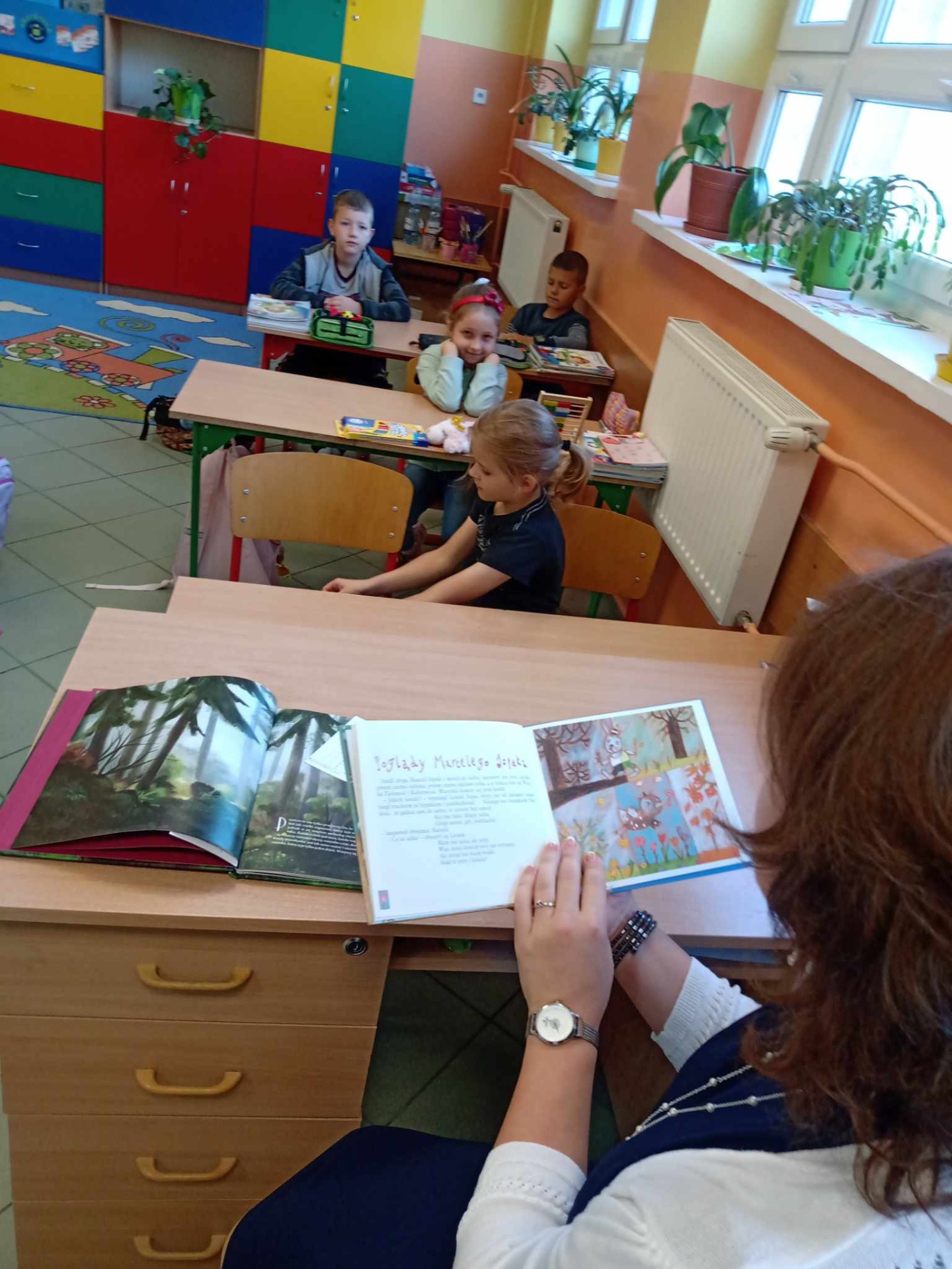 Ogólnopolski Dzień Głośnego Czytania w białowieskiej szkole - Obrazek 1