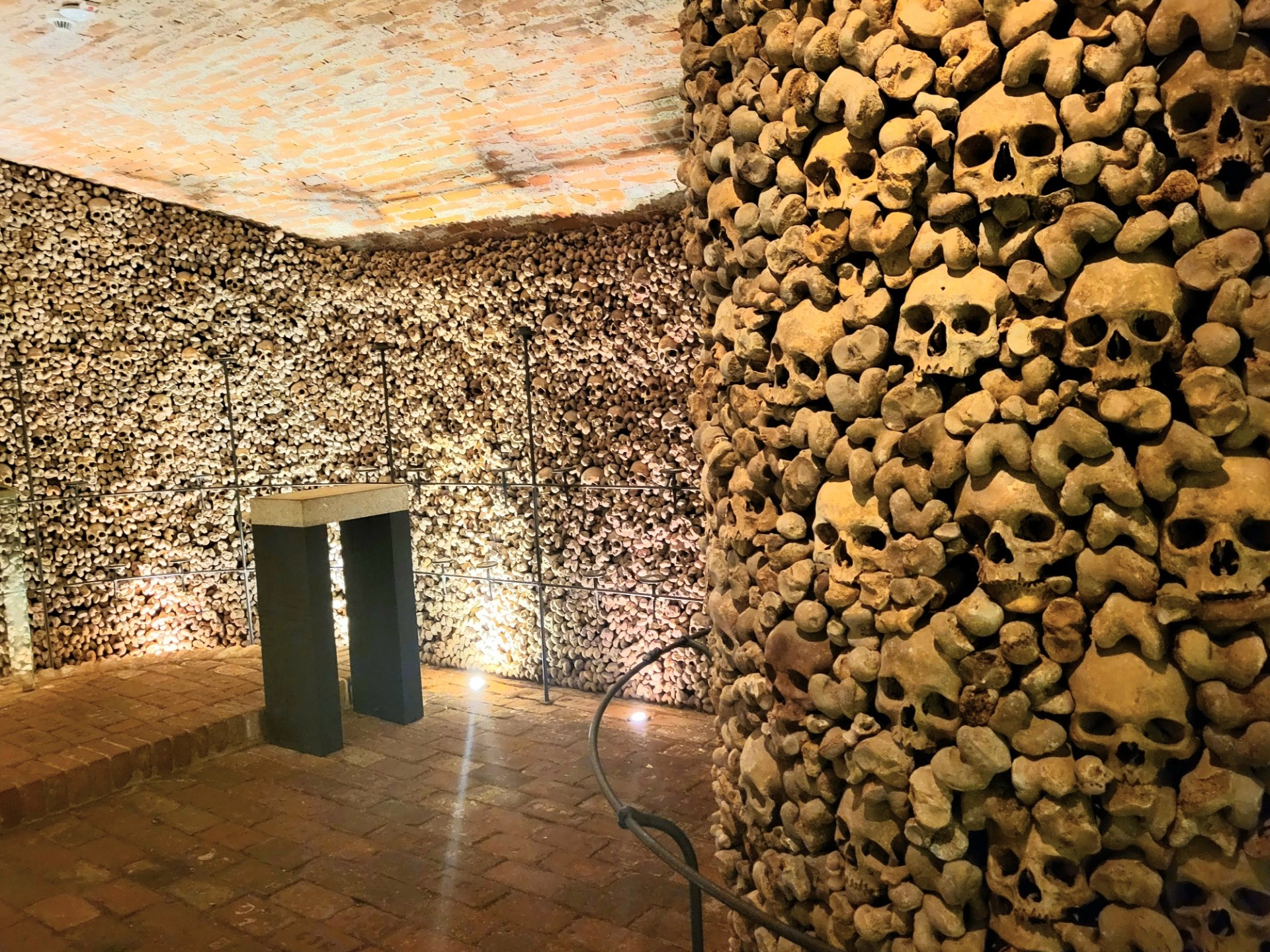 Tisíce kostí stredovekých obyvateľov na jednom mieste - Obrázok 1