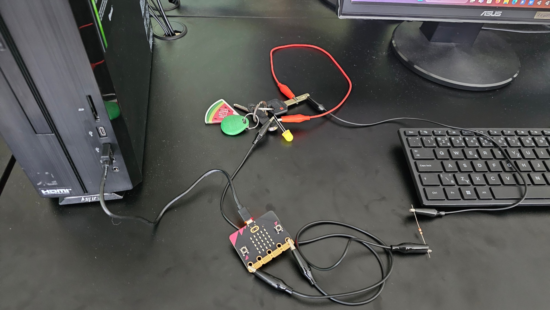 Elektrický obvod s LED diódou na hodine informatiky - Obrázok 2