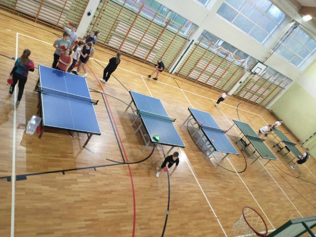 Zajęcia sportowe z tenisa stołowego w naszej szkole. - Obrazek 9