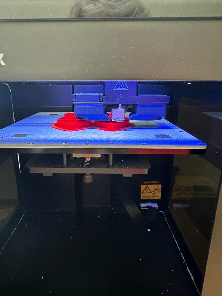 Drukowanie serc w drukarce 3D.