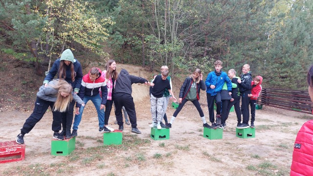 9 października uczniowie klas IV-VIII wybrali się na wycieczkę integracyjną do Adventure Park Kolibki w Gdyni - Obrazek 3