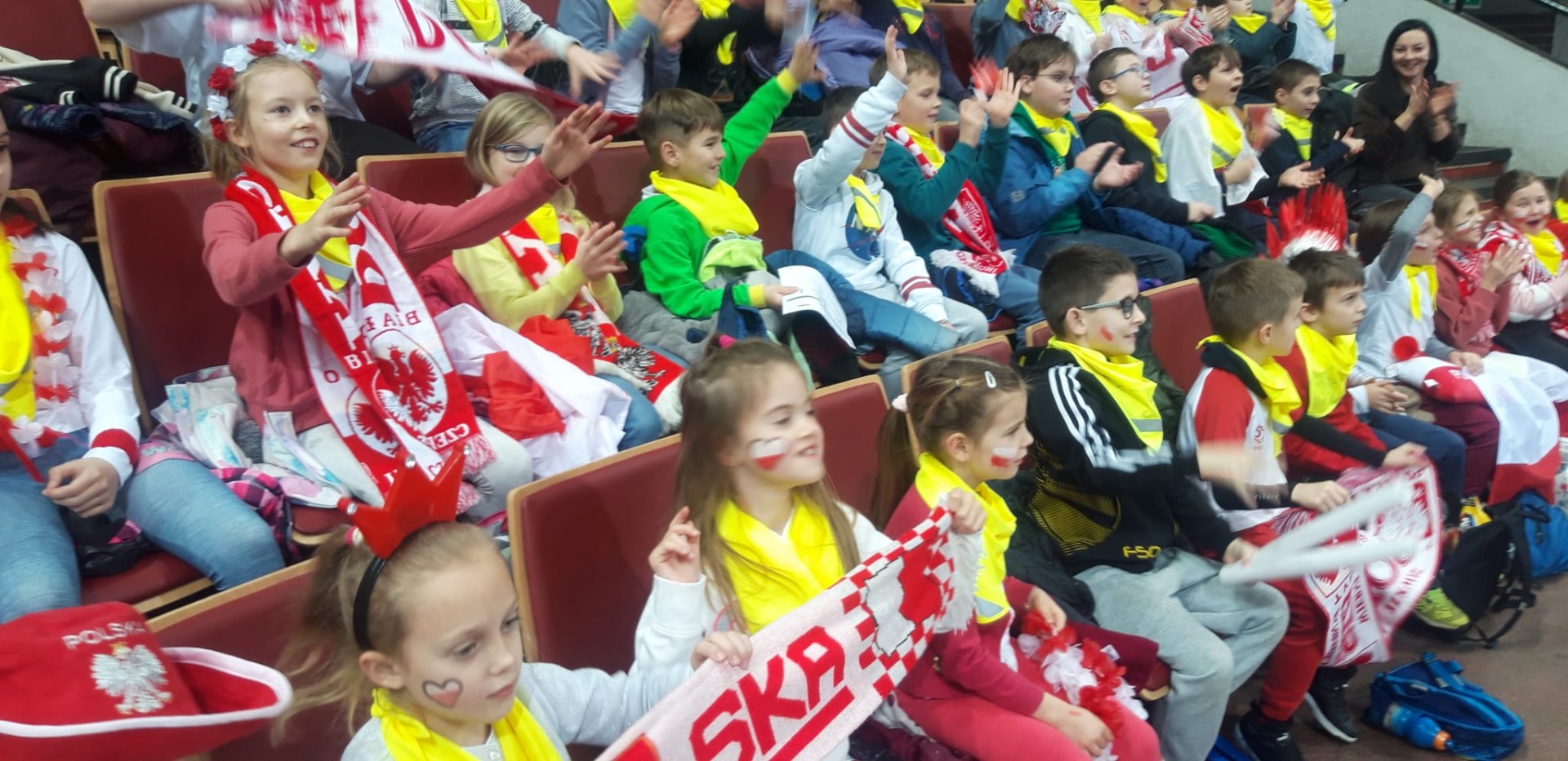 Wyjazd uczniów do Katowic na mecz piłki ręcznej - Obrazek 1