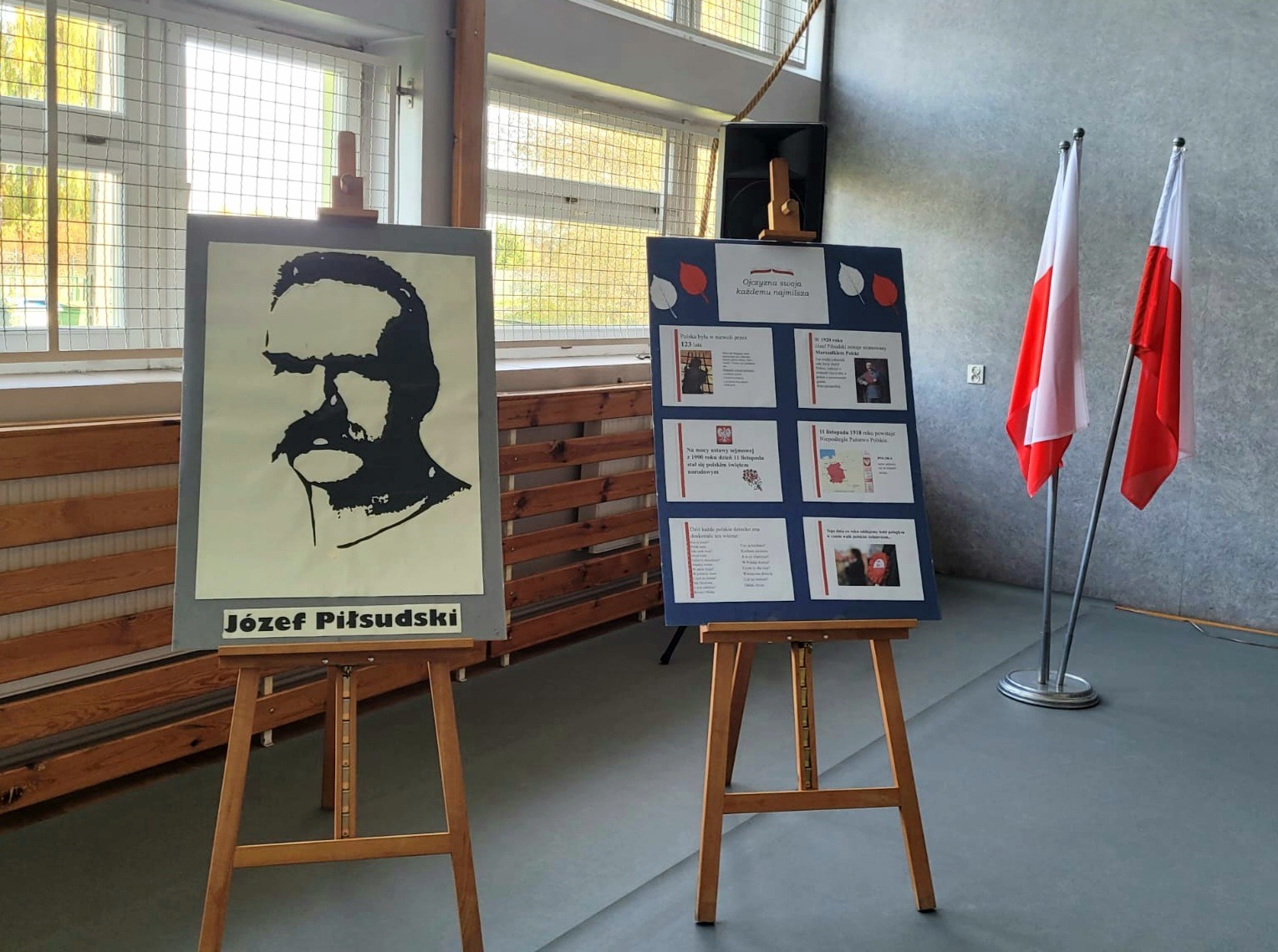 Uroczysty apel z okazji 105 rocznicy Odzyskania Niepodległości przez Polskę - Obrazek 3