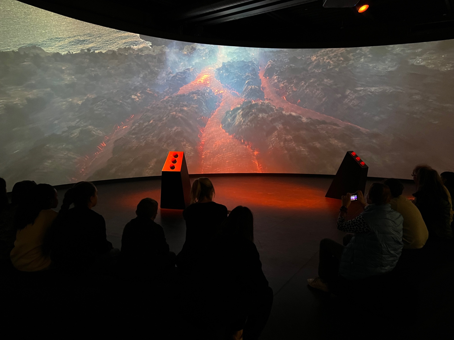 Vulkane - Ausstellungsbesuch im Lokschuppen Rosenheim - Bild 3