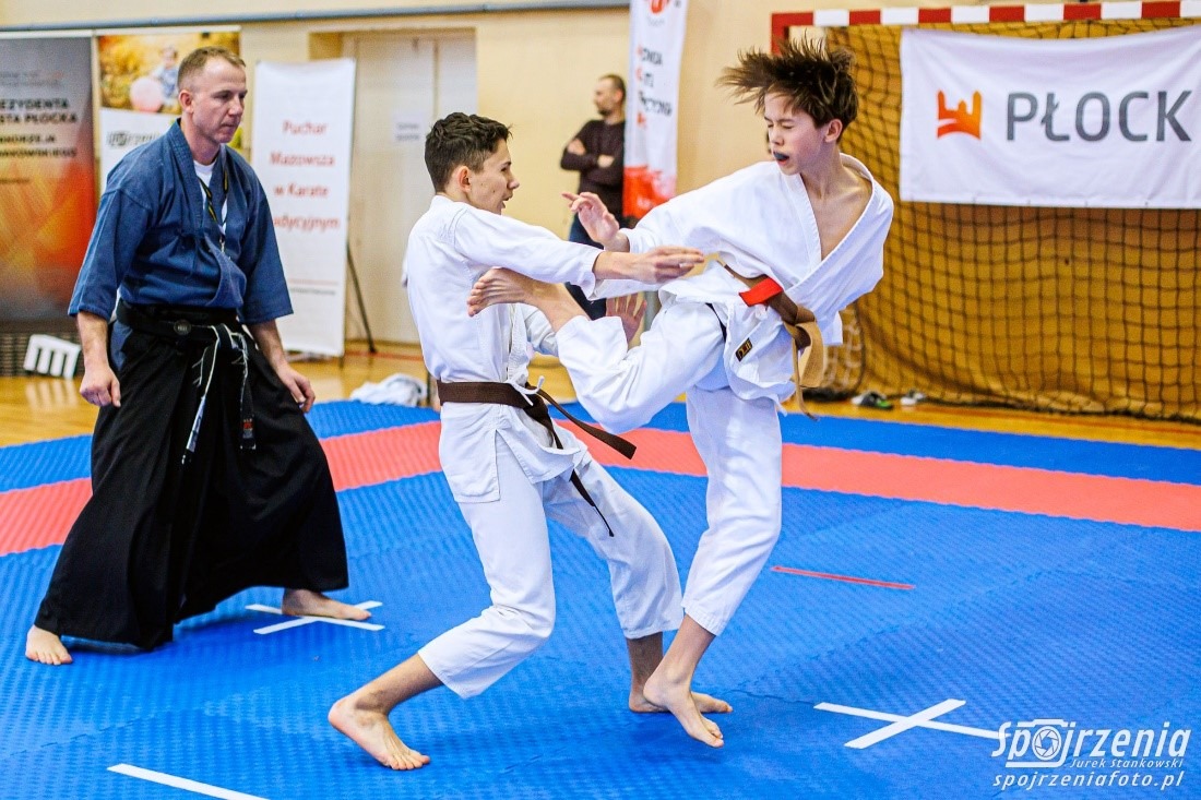Maksym Kalamon uczeń klasy 8d Zwycięzcą w Ogólnopolskim Pucharze w karate tradycyjnym - Obrazek 2