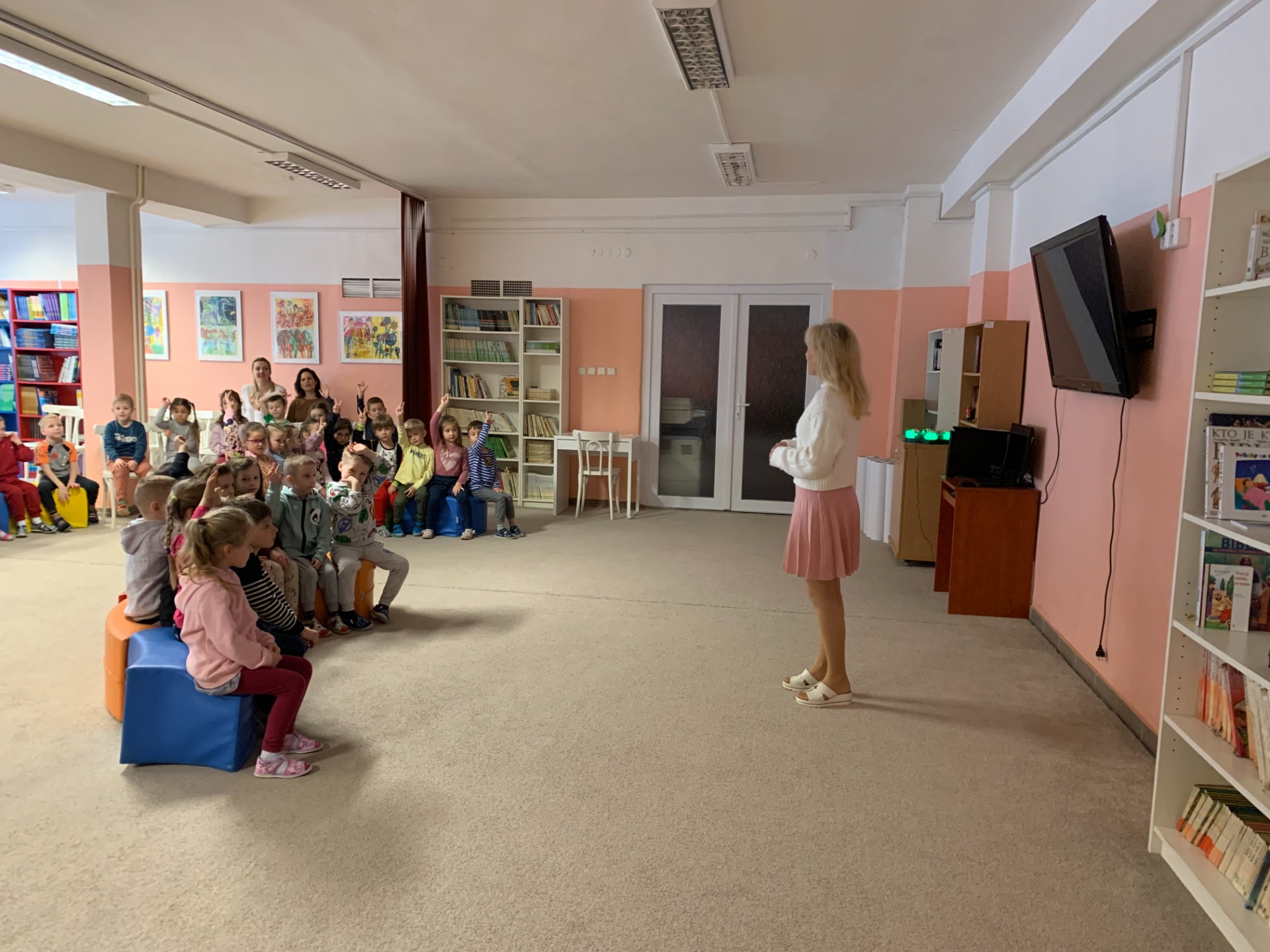 Návšteva v ZŠ Benkova - v triedach pre deti s nadaním - Obrázok 1