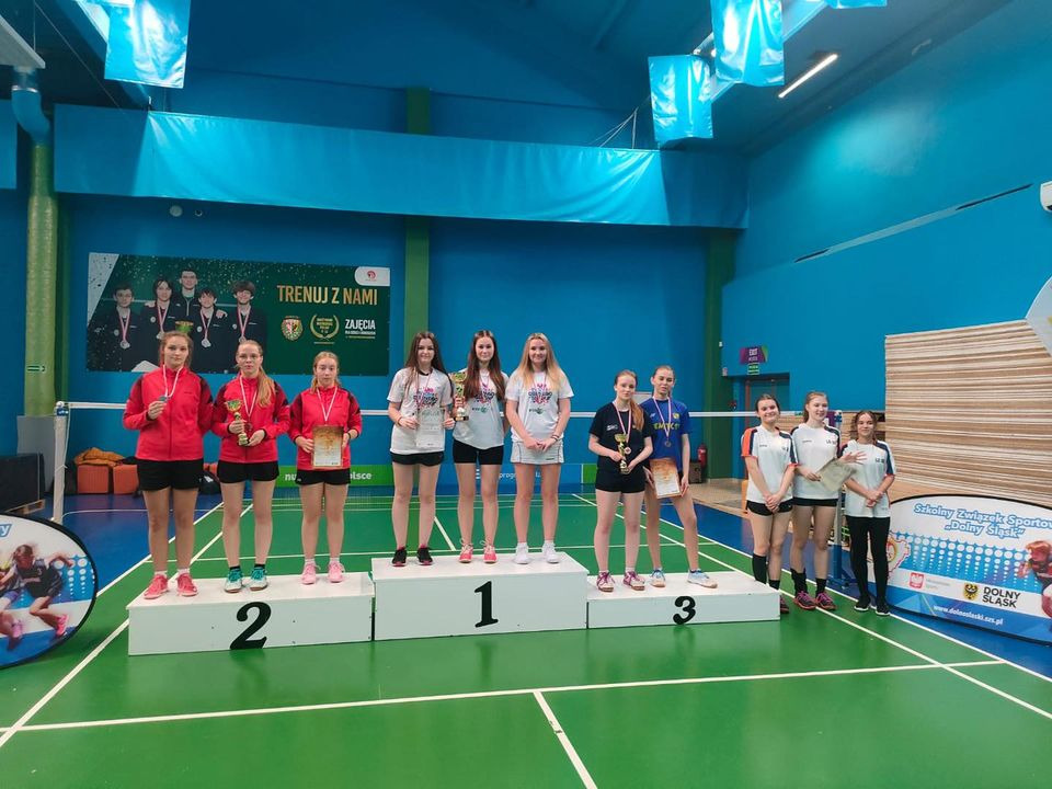 Złoto dziewczyn w finale Dolnośląskim licealiady w badmintonie! - Obrazek 1