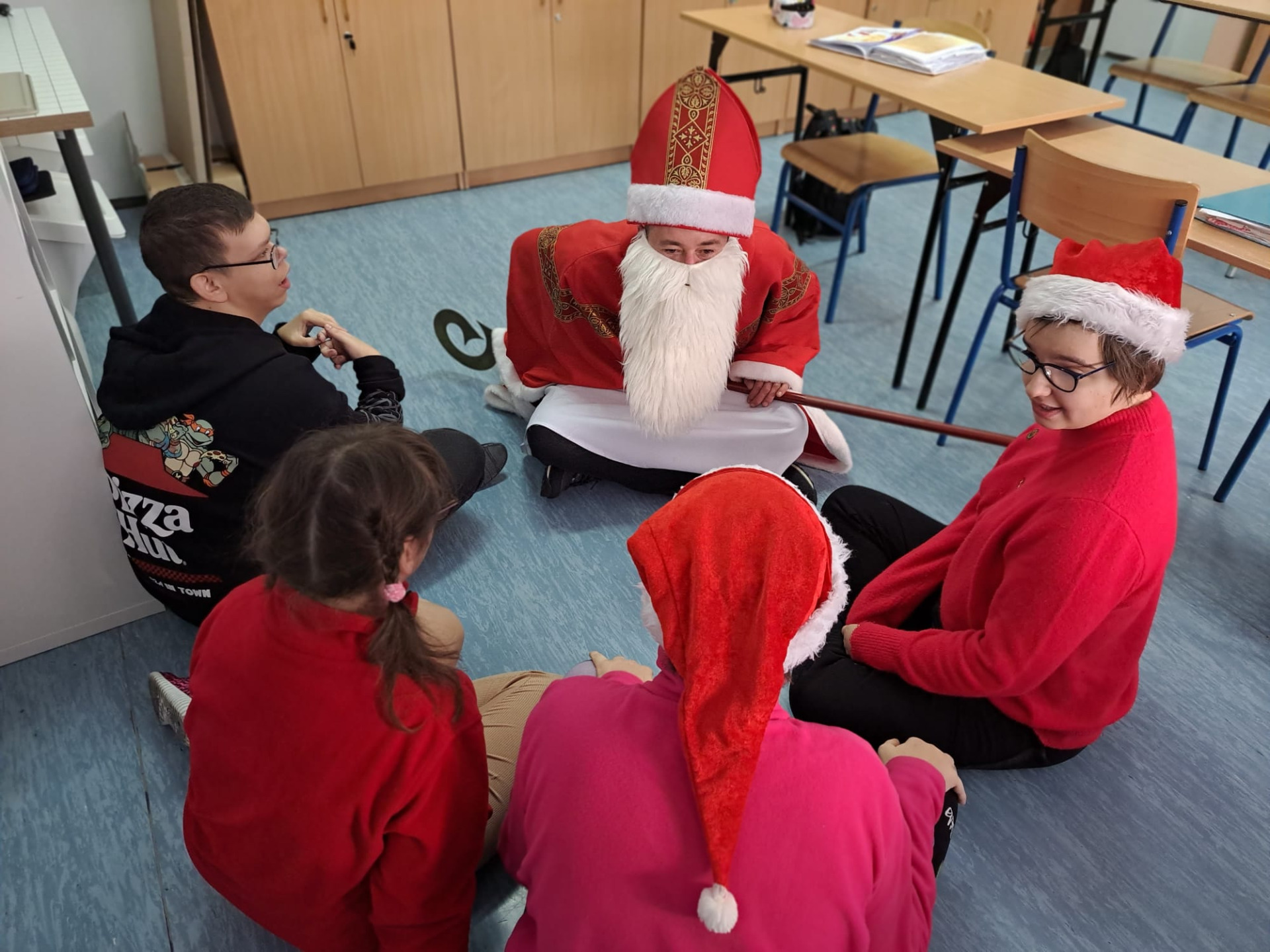 Święty Mikołaj w naszej szkole - Obrazek 5